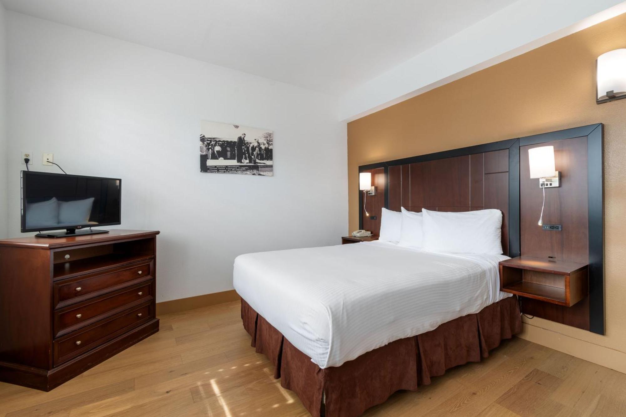 Hotel Lions Gate