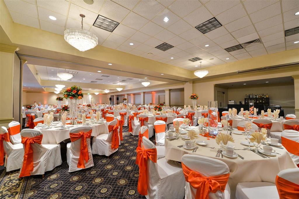 Lions Gate Hotel 3*
